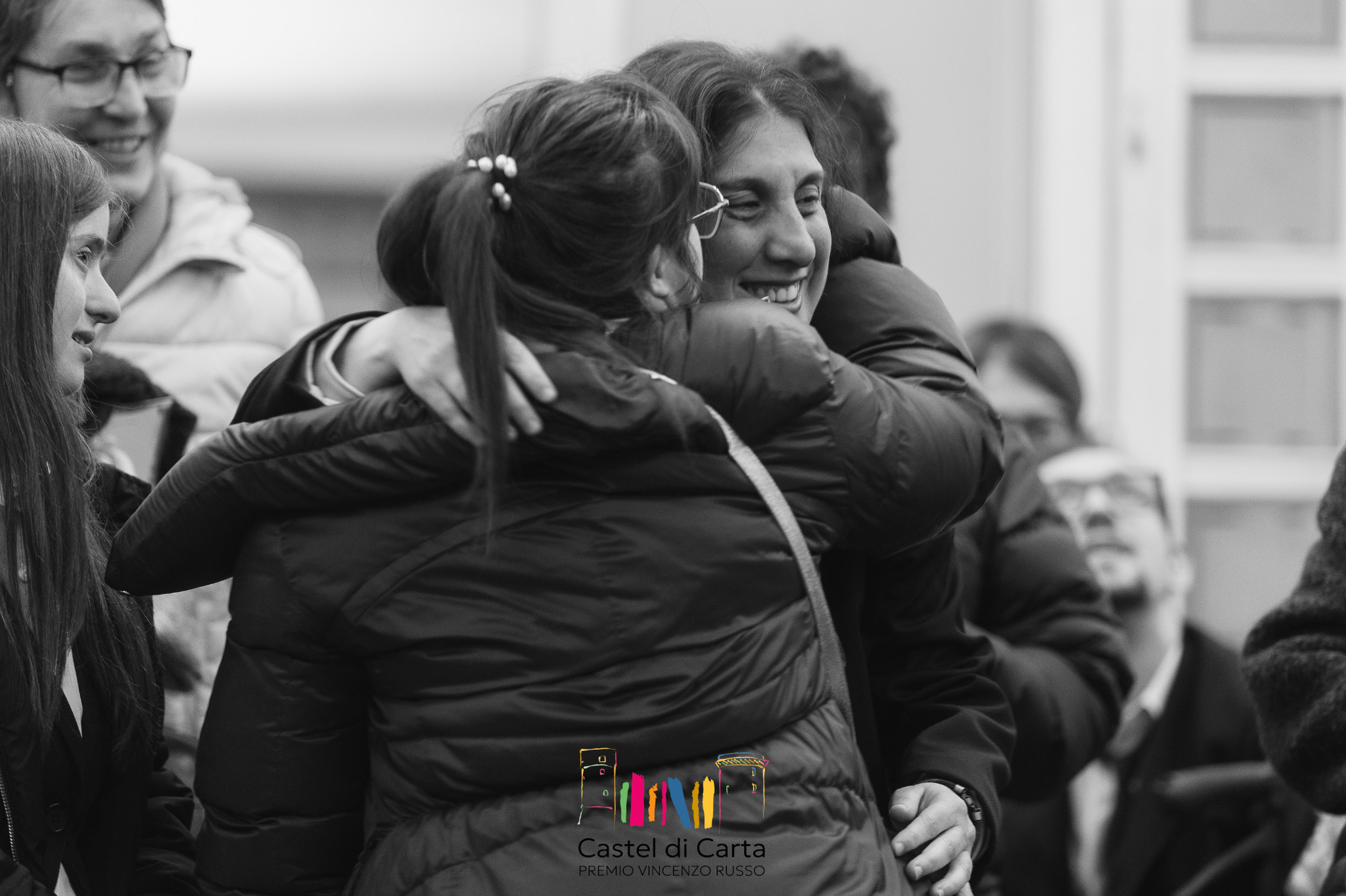 Castel di Carta · Presentazione 2026 · Un abbraccio, in bianco e nero
