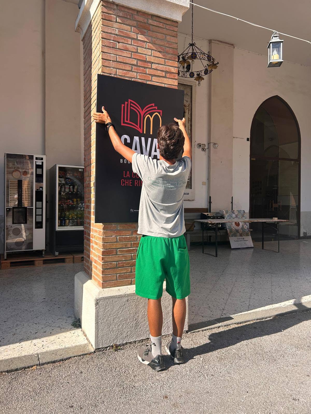 Cava Book Festival 2026 · L’allestimento del festival