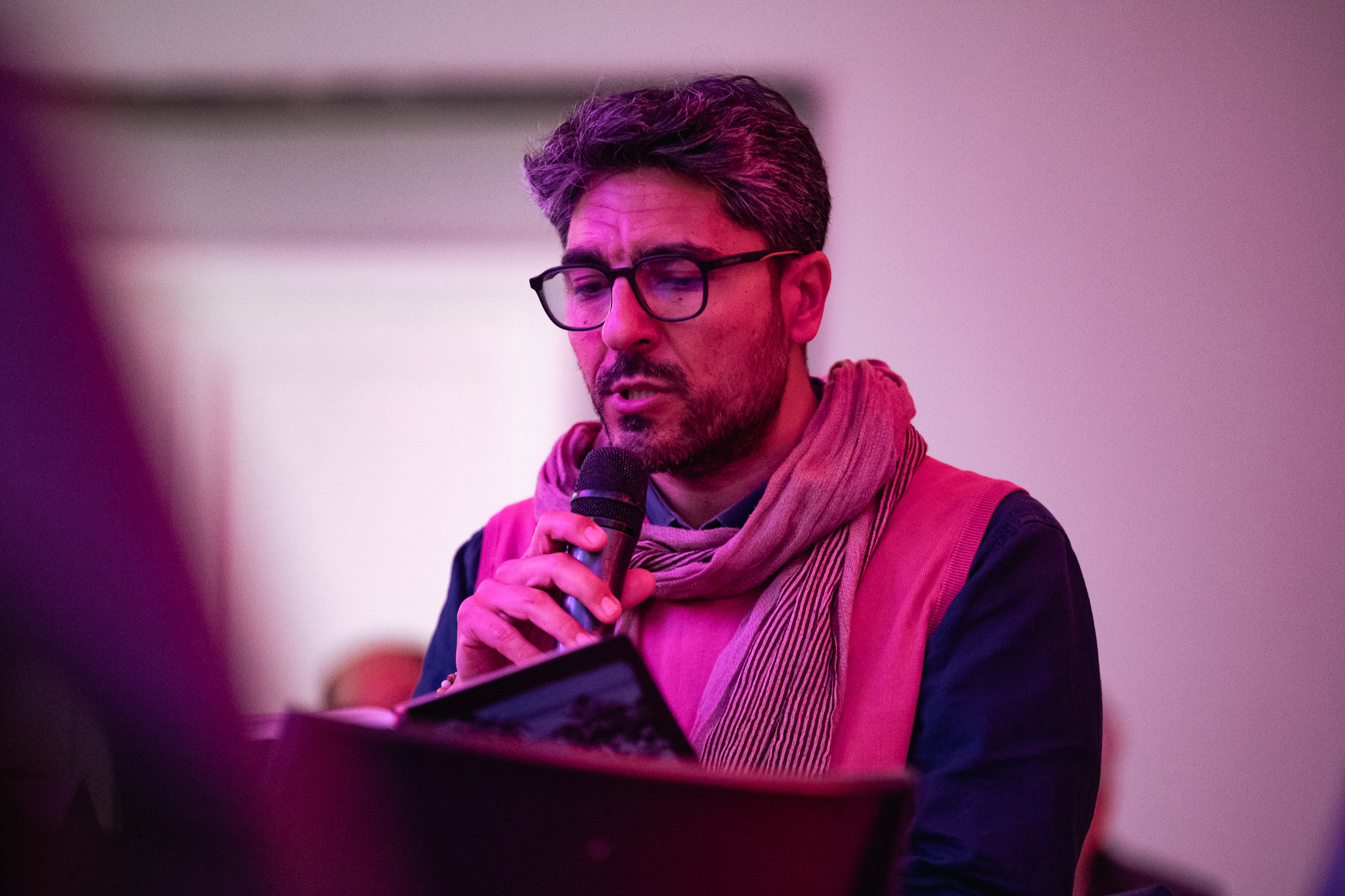 Poetiamo · Una voce al leggìo